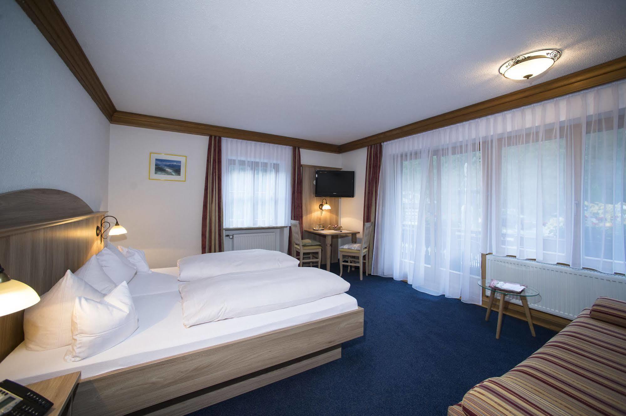 Aktivhotel & Gasthof Schmelz Ihr Urlaubs Hotel In Inzell Mit Wellness Hallenbad, Alpensauna & Dampfbad Екстериор снимка