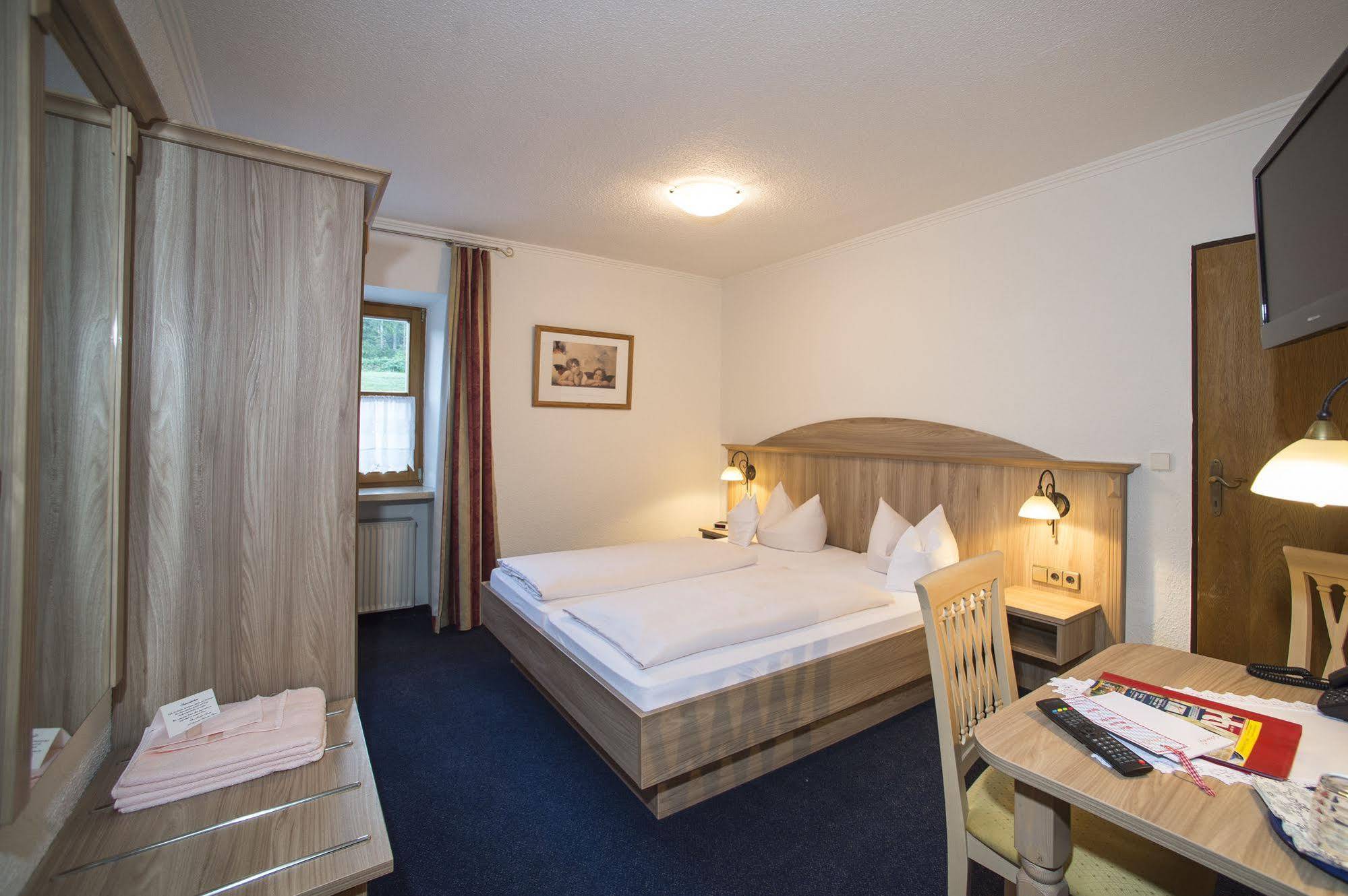 Aktivhotel & Gasthof Schmelz Ihr Urlaubs Hotel In Inzell Mit Wellness Hallenbad, Alpensauna & Dampfbad Екстериор снимка
